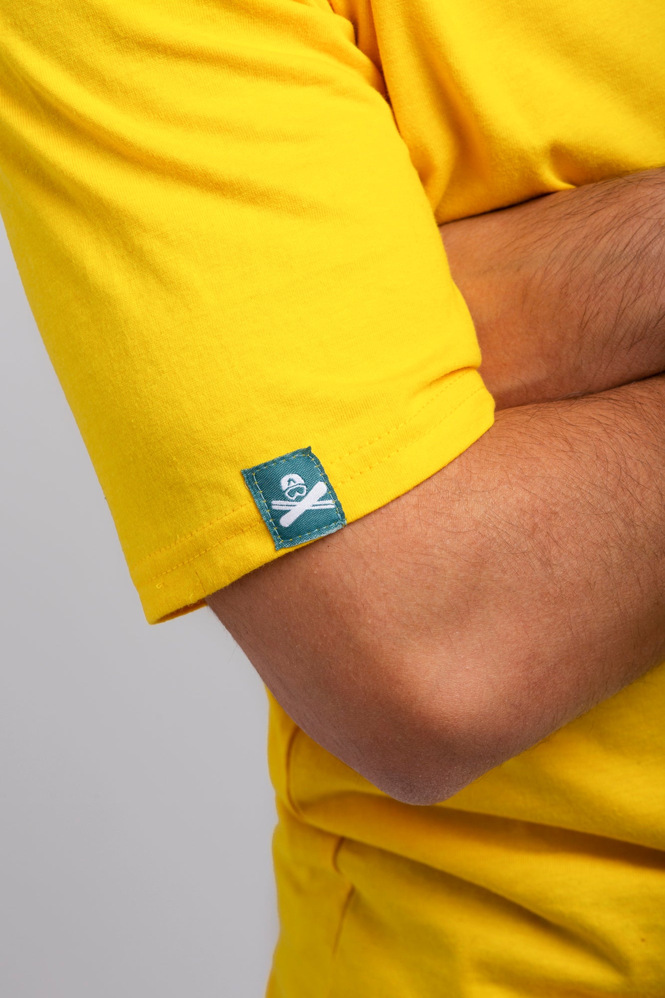 CAMISETA MOUNTAIN LOVERS YELLOW